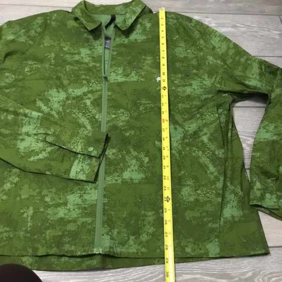 NWT FABLETICS THE HEIGHTS Jacket in Camo XXL - Picture 6 of 12